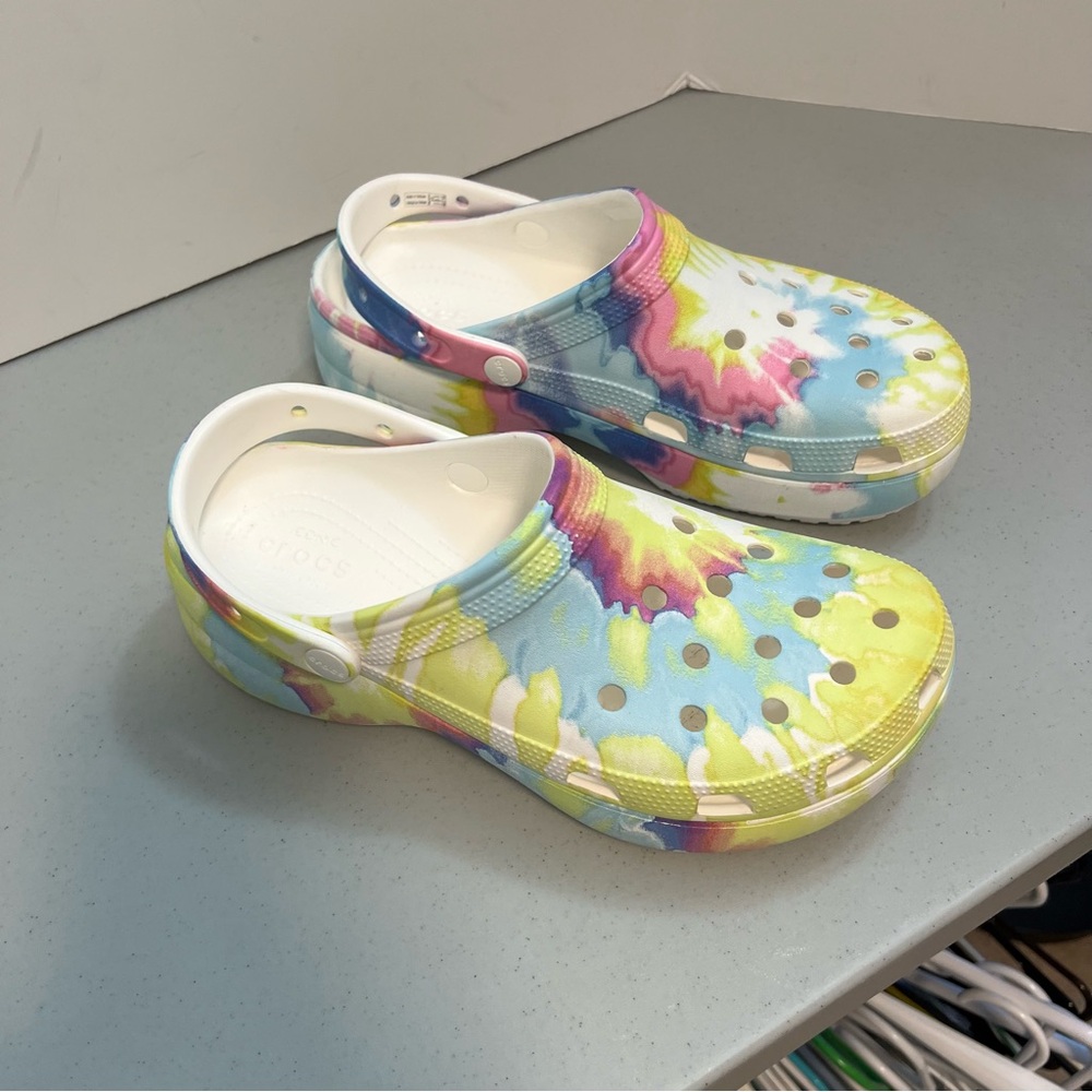 Crocs Chunky Tie Dye Like New Sz 11
